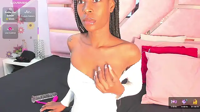 Snapshot of Cattaleyyaxxx chatting on October 3, 11:18 am Cattaleyyaxxx online show from October 3, 11:18 am