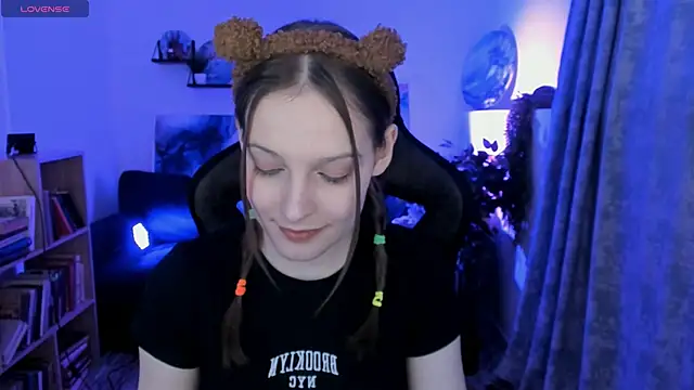 JenniferKiim online show from March 7, 12:02 pm