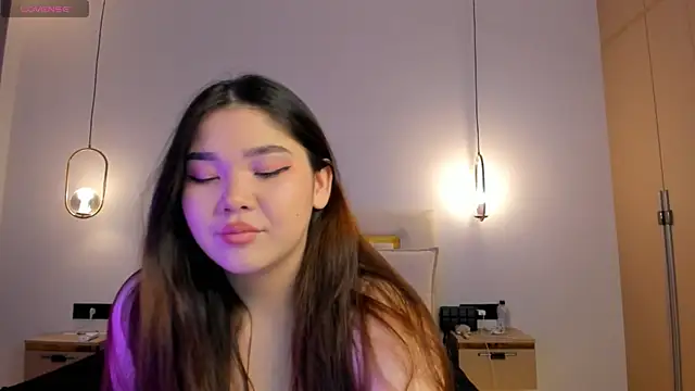 yummmymommy online show from September 26, 1:26 pm