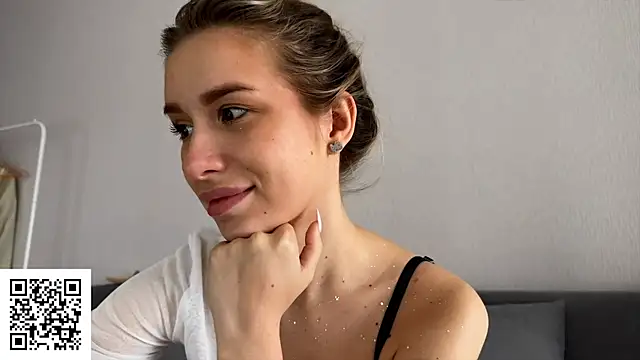 ElysiaXo online show from October 19, 4:46 am