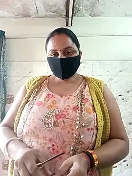 Snapshot of Rakhi_sawant143 chatting on November 28, 2:14 am Rakhi sawant143 online show from November 28, 2:14 am