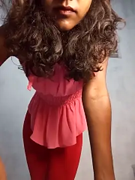 venuki ihalagamage online show from April 10, 7:40 pm