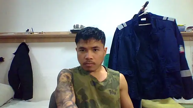 Snapshot of sessiontoyboy chatting on February 23, 4:59 pm sessiontoyboy online show from February 23, 4:59 pm