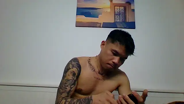 Snapshot of sessiontoyboy chatting on March 16, 8:02 pm sessiontoyboy online show from March 16, 8:02 pm
