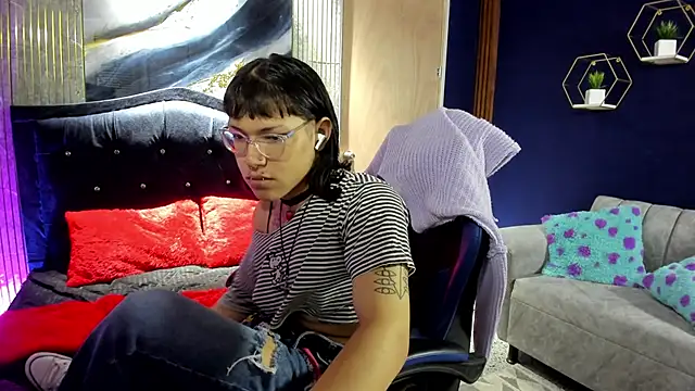 Snapshot of christina_vamp1 chatting on September 24, 1:58 pm christina vamp1 online show from September 24, 1:58 pm