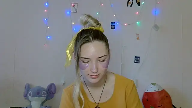 Snapshot of _kikiclark__ chatting on September 10, 7:19 am  kikiclark   online show from September 10, 7:19 am