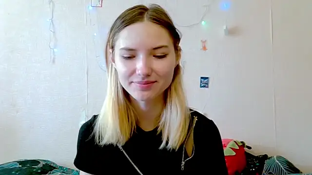 Snapshot of _kikiclark__ chatting on September 19, 9:22 am  kikiclark   online show from September 19, 9:22 am