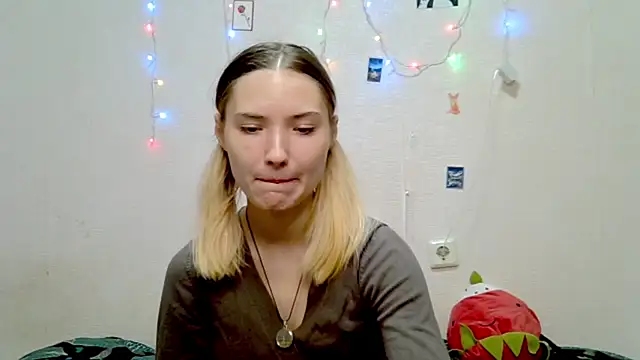 Snapshot of _kikiclark__ chatting on September 20, 8:43 pm  kikiclark   online show from September 20, 8:43 pm