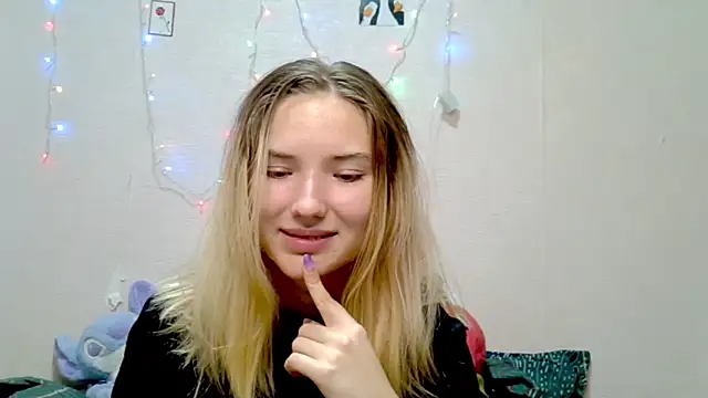 Snapshot of _kikiclark__ chatting on September 21, 8:32 pm  kikiclark   online show from September 21, 8:32 pm