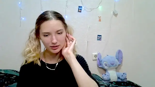 Snapshot of _kikiclark__ chatting on September 24, 8:45 pm  kikiclark   online show from September 24, 8:45 pm