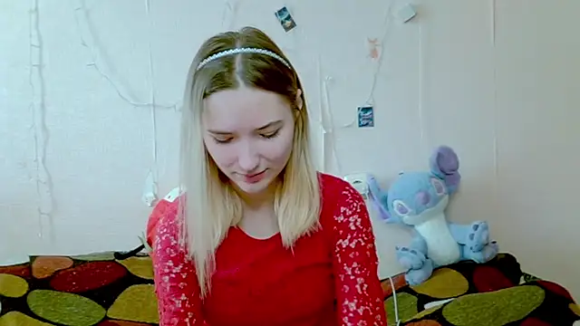 Snapshot of _kikiclark__ chatting on October 1, 8:09 am  kikiclark   online show from October 1, 8:09 am