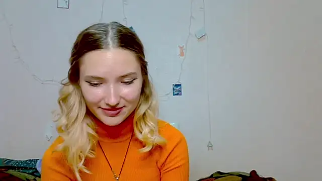 Snapshot of _kikiclark__ chatting on October 2, 8:49 pm  kikiclark   online show from October 2, 8:49 pm