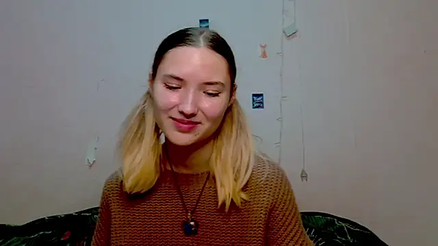 Snapshot of _kikiclark__ chatting on October 8, 8:06 pm  kikiclark   online show from October 8, 8:06 pm