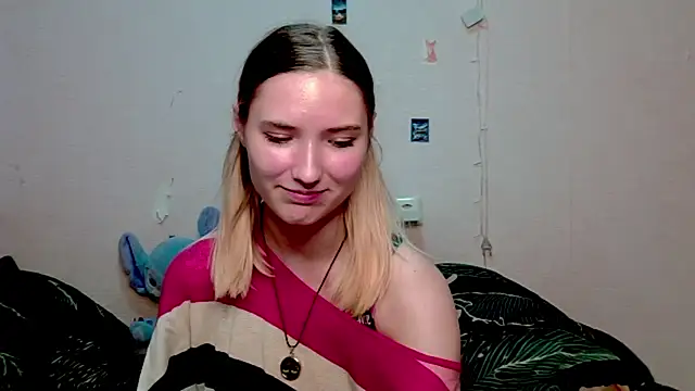 Snapshot of _kikiclark__ chatting on October 11, 7:45 pm  kikiclark   online show from October 11, 7:45 pm