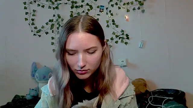 Snapshot of _kikiclark__ chatting on October 23, 1:10 pm  kikiclark   online show from October 23, 1:10 pm