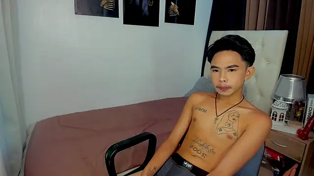 Snapshot of xxxhugecocktwinkxxx chatting on September 18, 5:37 pm xxxhugecocktwinkxxx online show from September 18, 5:37 pm