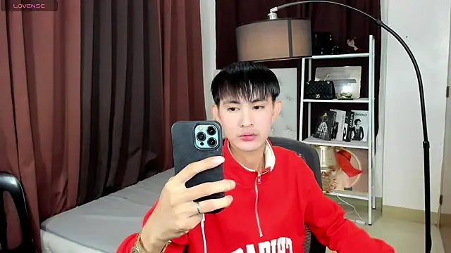 Snapshot of xxxhugecocktwinkxxx chatting on October 5, 5:00 pm xxxhugecocktwinkxxx online show from October 5, 5:00 pm