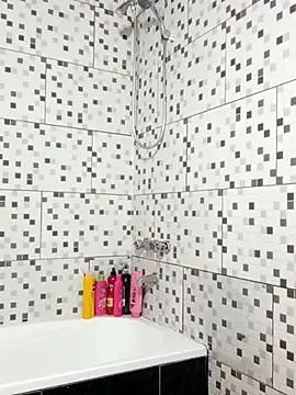 Snapshot of Alex_404040 chatting on October 17, 10:23 pm Alex 404040 online show from October 17, 10:23 pm