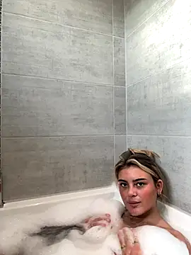 Snapshot of CassyBaby chatting on October 22, 2:50 pm CassyBaby online show from October 22, 2:50 pm