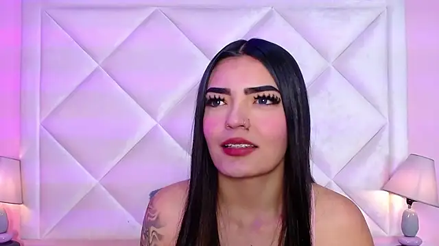 Miaa Smithh   online show from October 9, 11:41 am