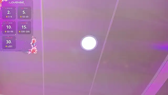 Miaa Smithh   online show from April 22, 11:23 am