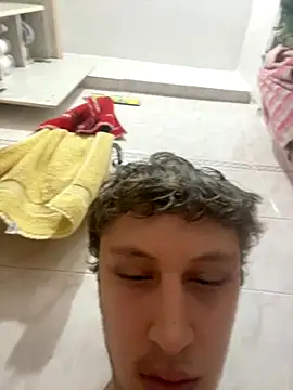 Snapshot of efeeee35 chatting on October 28, 10:01 pm efeeee35 online show from October 28, 10:01 pm