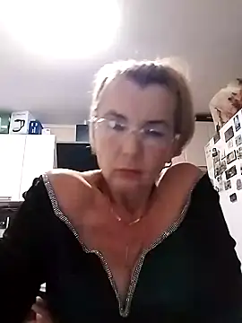 VasylynaLove421 online show from September 9, 5:45 pm