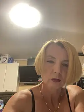 VasylynaLove421 online show from September 10, 7:14 pm