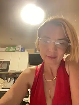 VasylynaLove421 online show from September 14, 7:35 pm