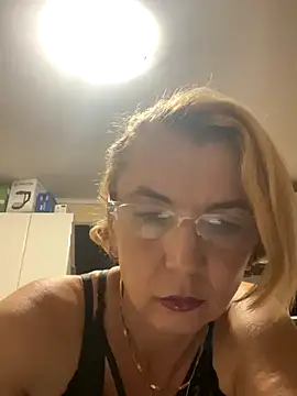 VasylynaLove421 online show from September 15, 7:25 pm