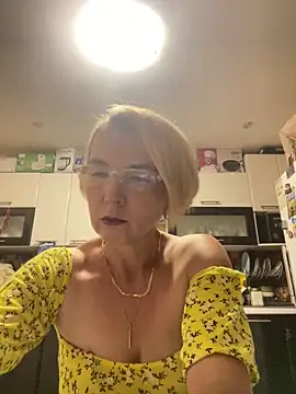 VasylynaLove421 online show from September 16, 7:15 pm