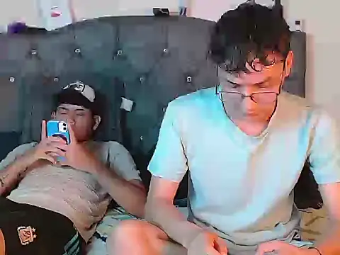 logan willyams  online show from September 9, 9:25 pm