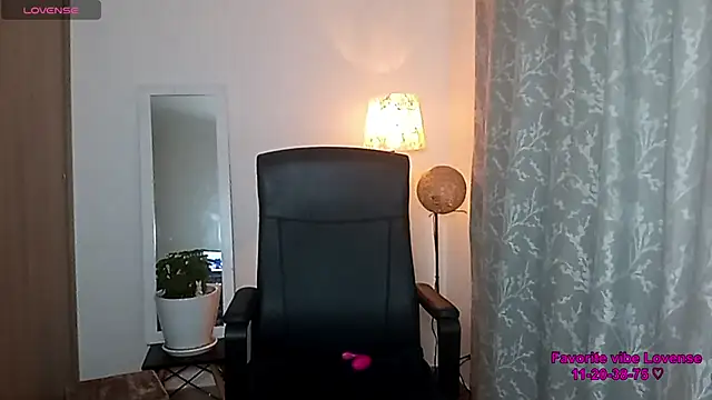 Andy Roses online show from April 2, 3:15 am