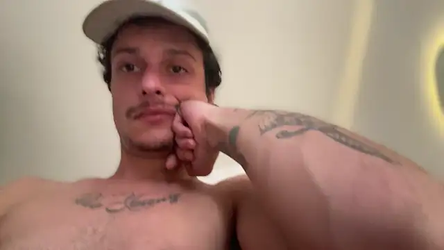 chrisalmeid  online show from April 4, 10:46 am