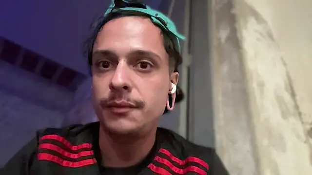 Snapshot of chrisalmeid_ chatting on July 13, 1:25 pm chrisalmeid online show from July 13, 1:25 pm