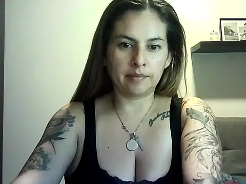 Valery  Rouse  online show from April 22, 10:55 pm