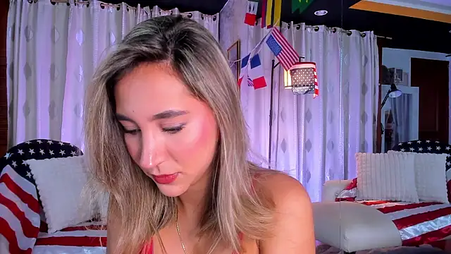 Snapshot of Zarajener chatting on July 5, 11:23 pm Zarajener online show from July 5, 11:23 pm
