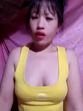 Snapshot of VanGau031694 chatting on October 31, 12:00 am VanGau031694 online show from October 31, 12:00 am