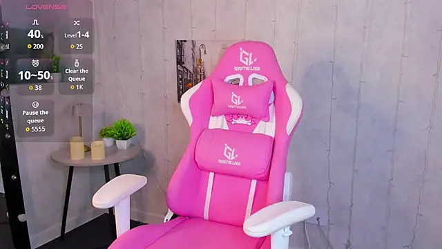 Lynn Martin online show from October 25, 11:21 pm