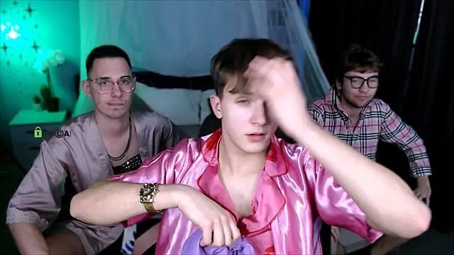 travis wolf  online show from November 22, 8:52 pm