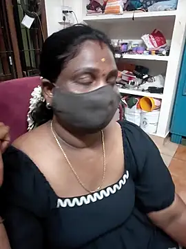 Snapshot of Tamil_Kavitha10 chatting on June 3, 2:33 pm Tamil Kavitha10 online show from June 3, 2:33 pm