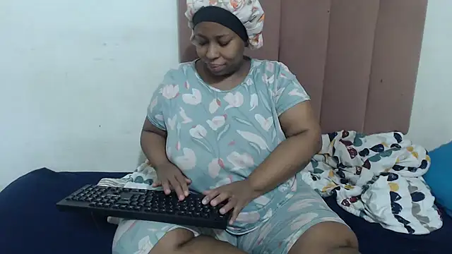 Chubby Queenx255 online show from November 14, 5:17 am