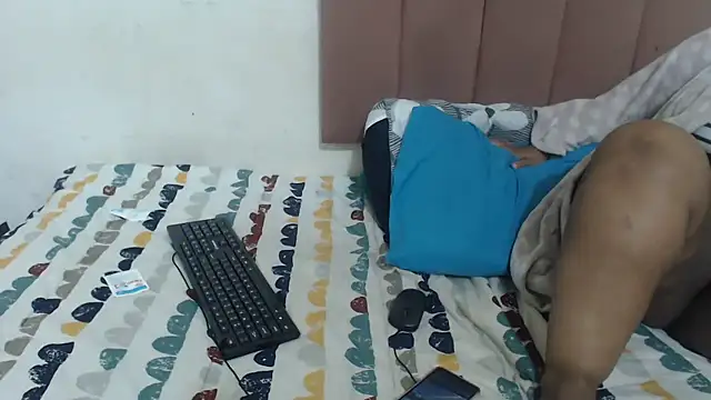 Chubby Queenx255 online show from November 16, 6:24 pm