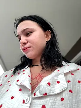 Snapshot of VendiMur chatting on November 17, 2:06 am VendiMur online show from November 17, 2:06 am