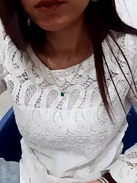 Snapshot of siya_rani67 chatting on May 5, 6:54 am siya rani67 online show from May 5, 6:54 am