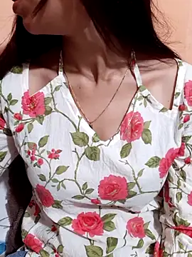 Snapshot of siya_rani67 chatting on May 6, 5:29 pm siya rani67 online show from May 6, 5:29 pm