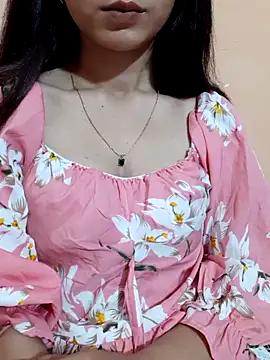 Snapshot of siya_rani67 chatting on May 8, 4:12 pm siya rani67 online show from May 8, 4:12 pm