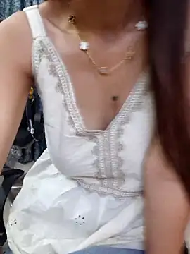 Snapshot of siya_rani67 chatting on June 5, 3:18 pm siya rani67 online show from June 5, 3:18 pm