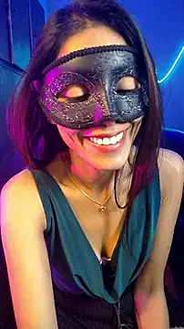 royeoy22 online show from January 18, 4:00 pm