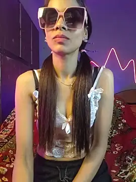 royeoy22 online show from February 25, 5:28 am